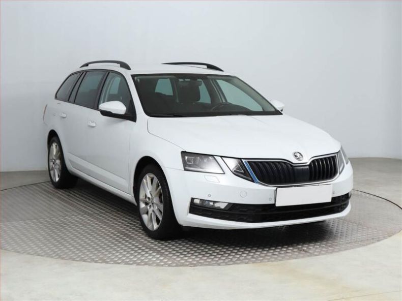 Škoda Octavia - hlavní fotka