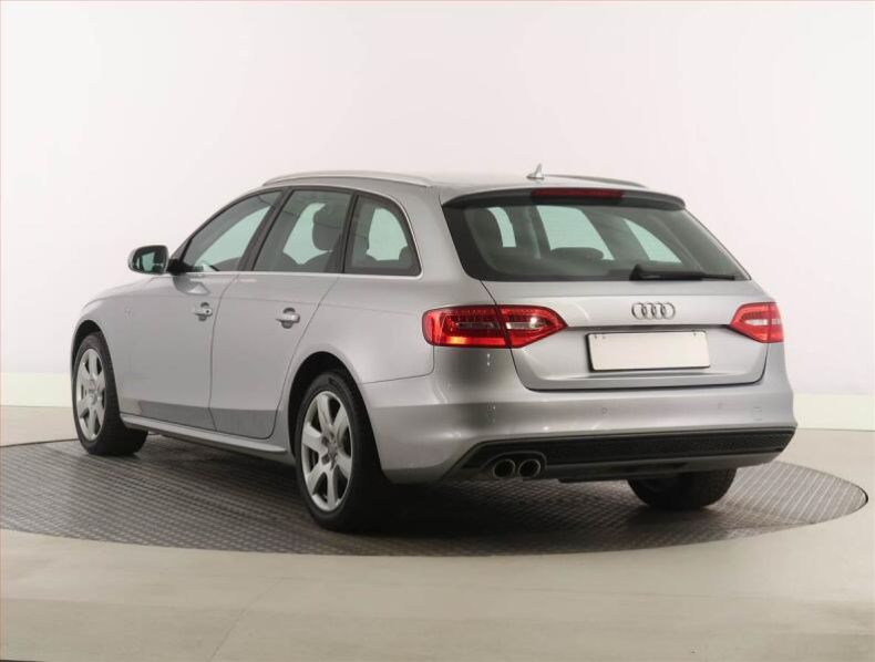 Audi A4 - hlavní fotka