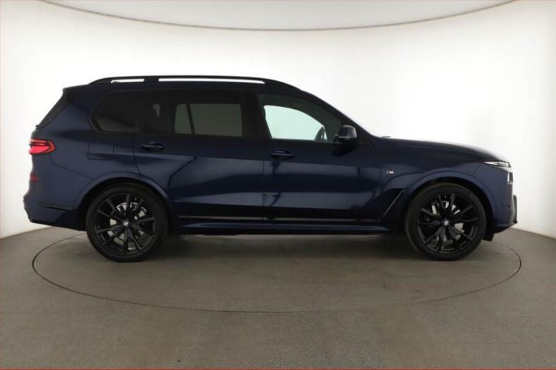 BMW X7 - hlavní fotka