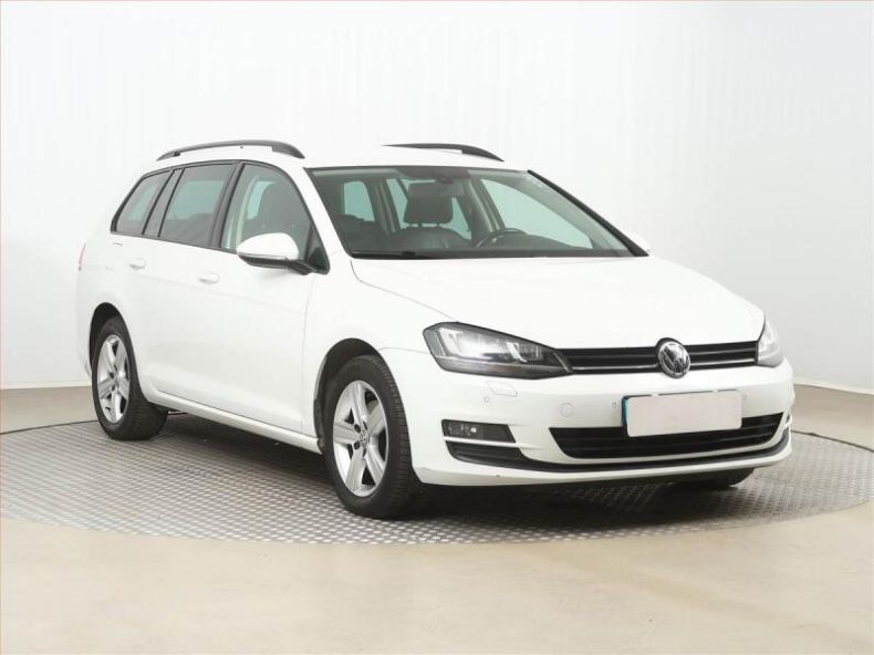 Volkswagen Golf - hlavní foto