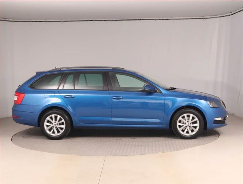 Škoda Octavia - hlavní fotka
