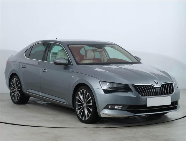 Škoda Superb - hlavní foto