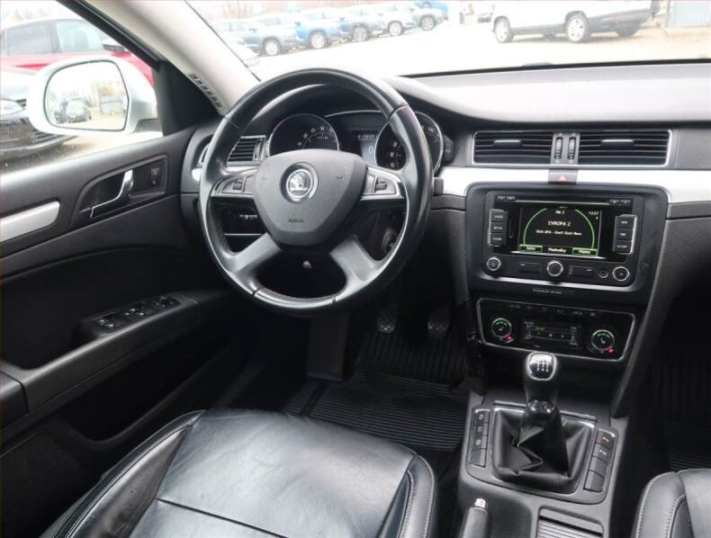 Škoda Superb - hlavní fotka