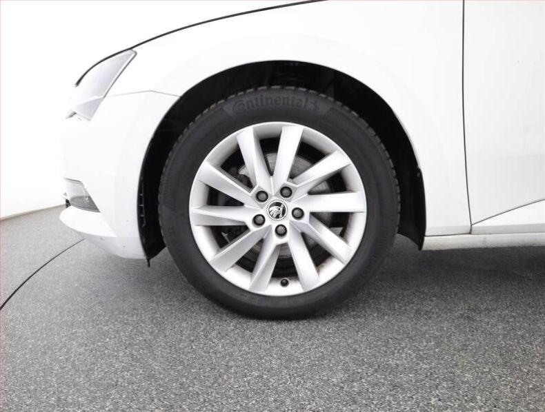 Škoda Superb - hlavní fotka