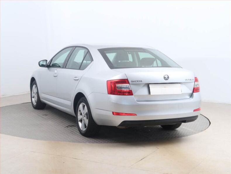 Škoda Octavia - hlavní fotka