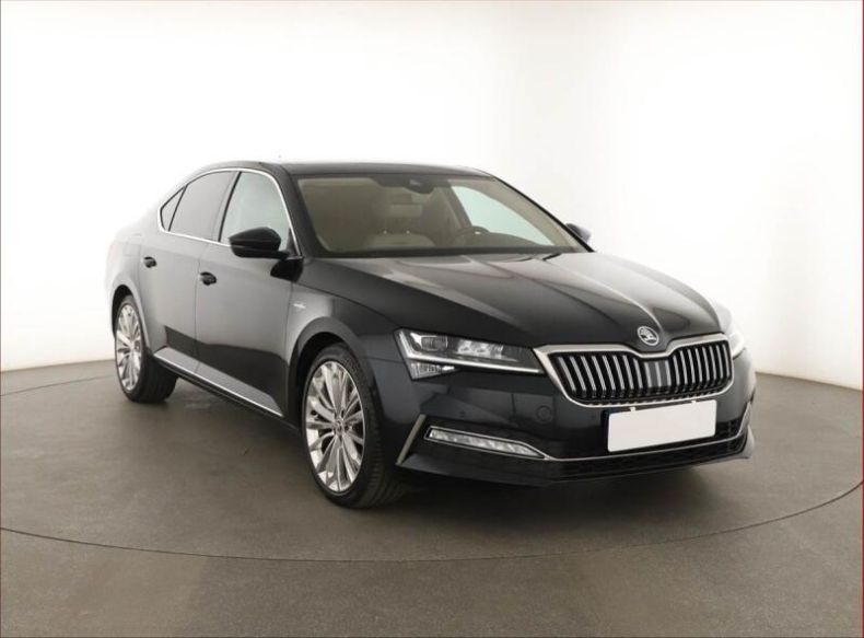 Škoda Superb - hlavní foto