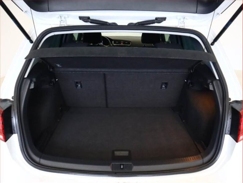 Volkswagen Golf - hlavní fotka