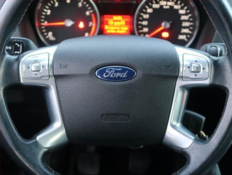 Ford Mondeo - hlavní fotka