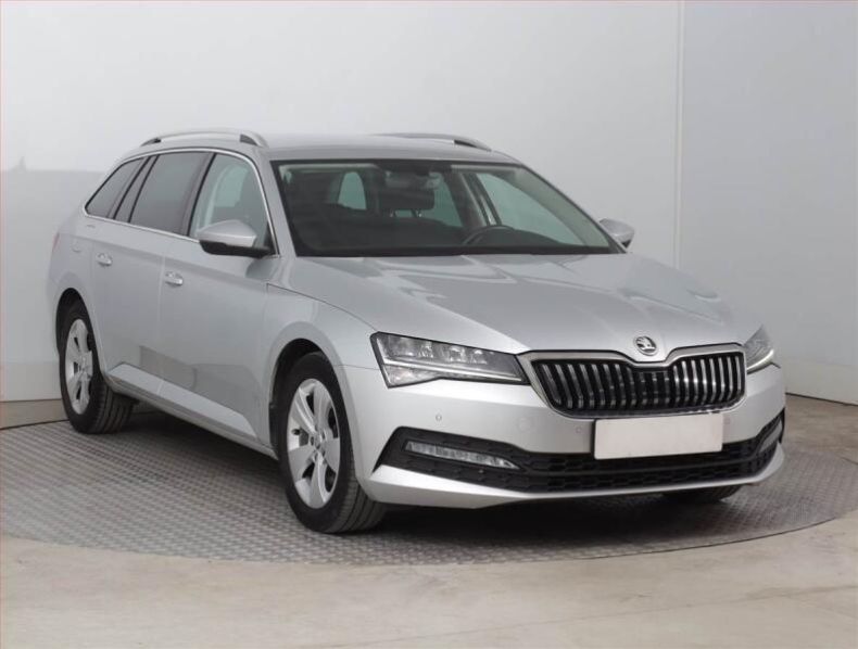Škoda Superb - hlavní foto