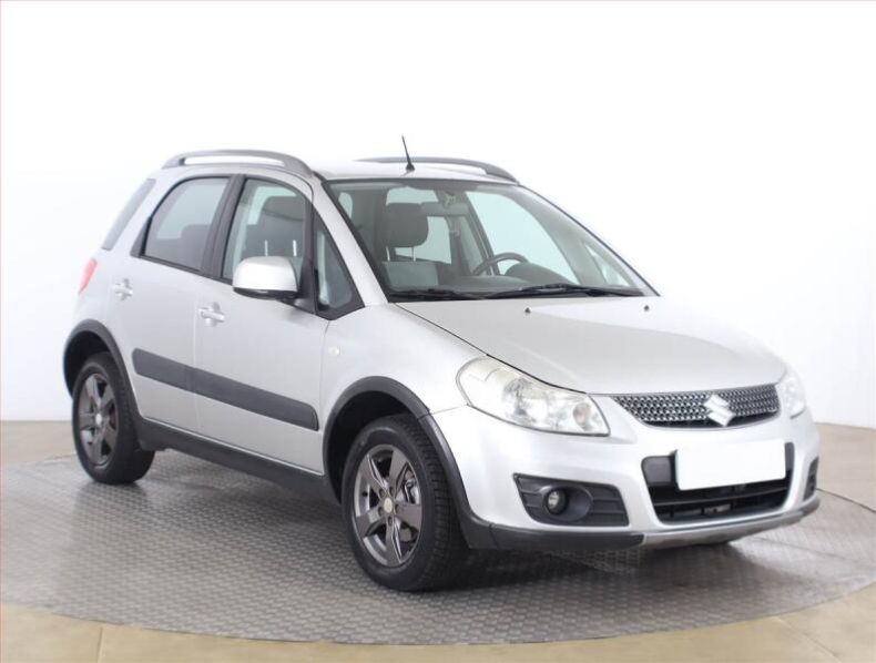 Suzuki SX4 - hlavní foto