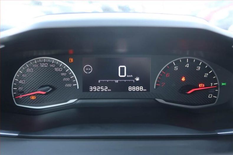 Peugeot 2008 - hlavní fotka