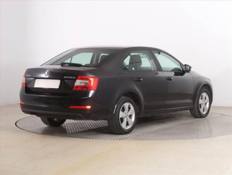Škoda Octavia - hlavní fotka