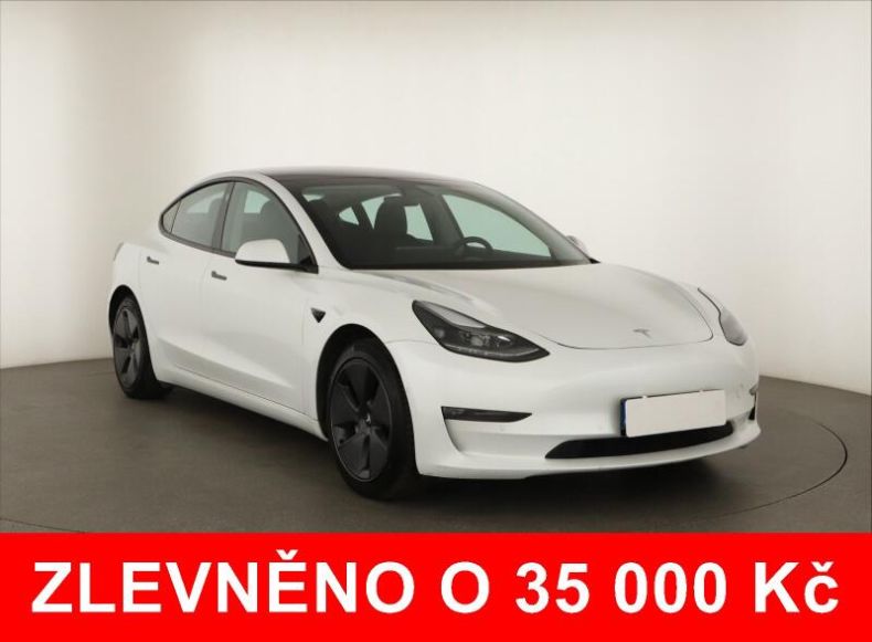 Tesla Model 3 - hlavní foto