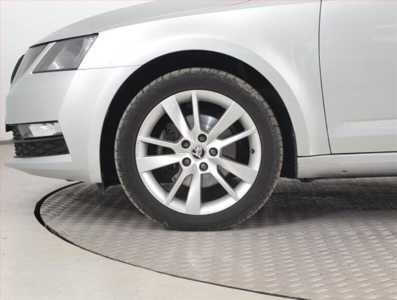 Škoda Octavia - hlavní fotka