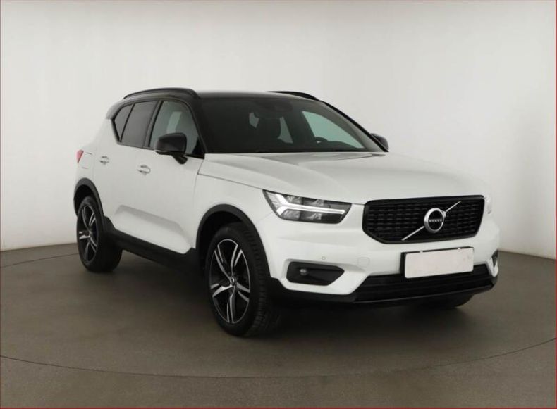 Volvo XC40 - hlavní foto