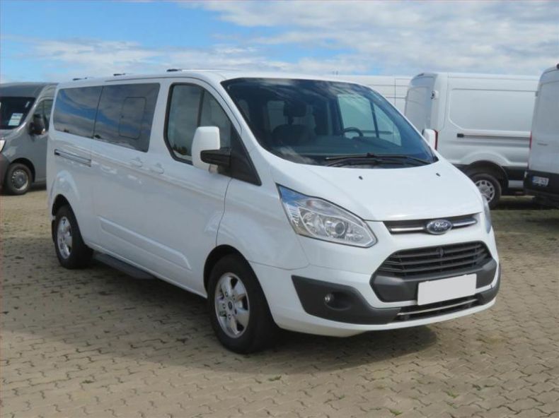 Ford Tourneo - hlavní foto
