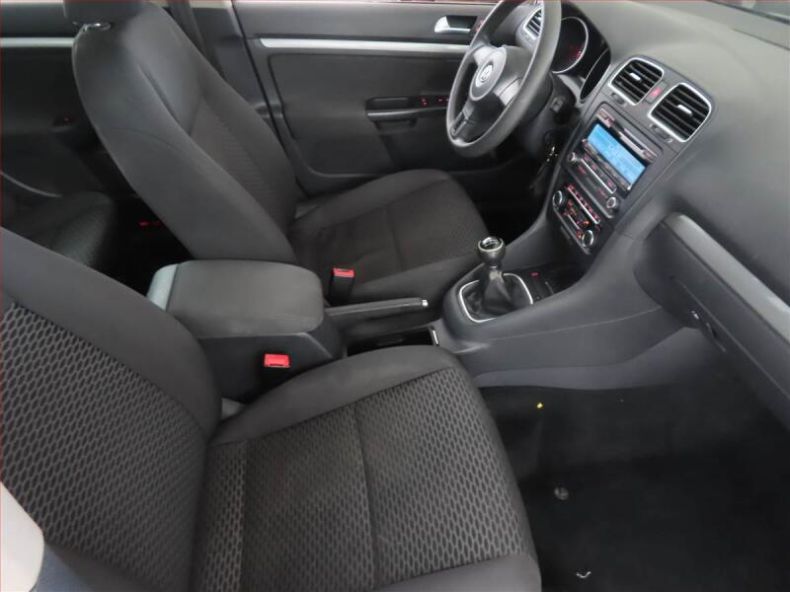 Volkswagen Golf - hlavní fotka