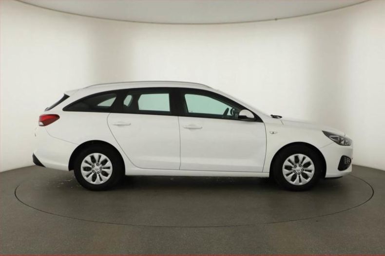 Hyundai i30 - hlavní fotka