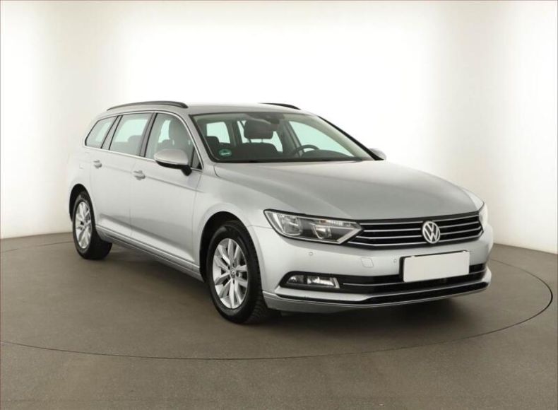 Volkswagen Passat - hlavní fotka inzerátu