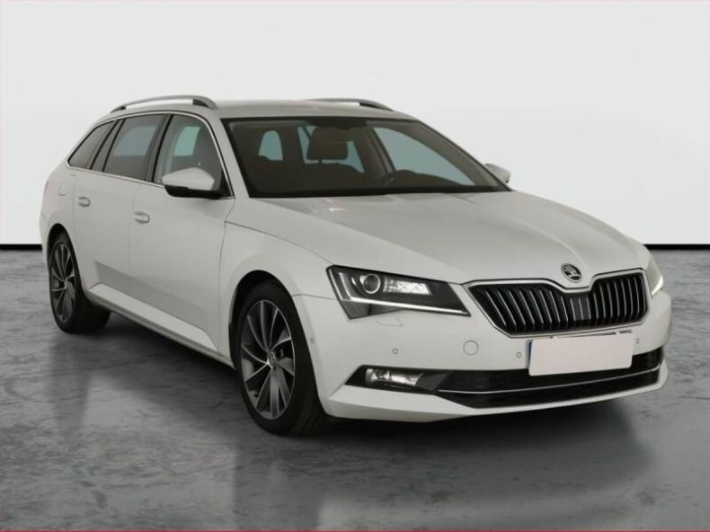Škoda Superb - hlavní foto