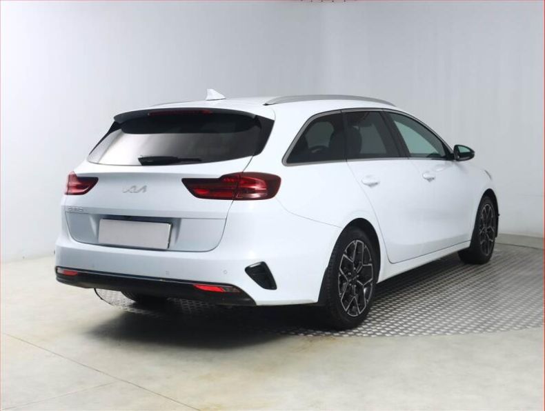 Kia Cee'd - hlavní fotka