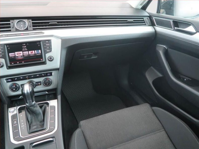 Volkswagen Passat - hlavní fotka