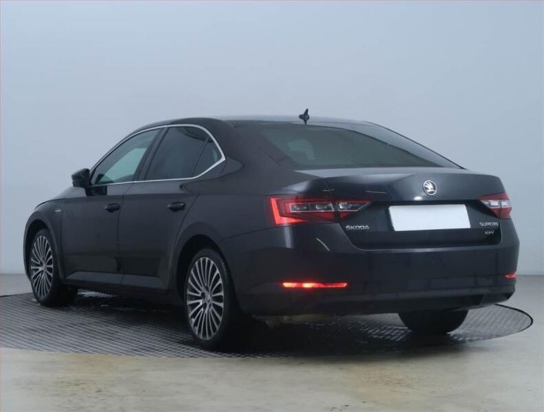 Škoda Superb - hlavní fotka