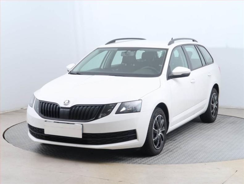 Škoda Octavia - hlavní fotka