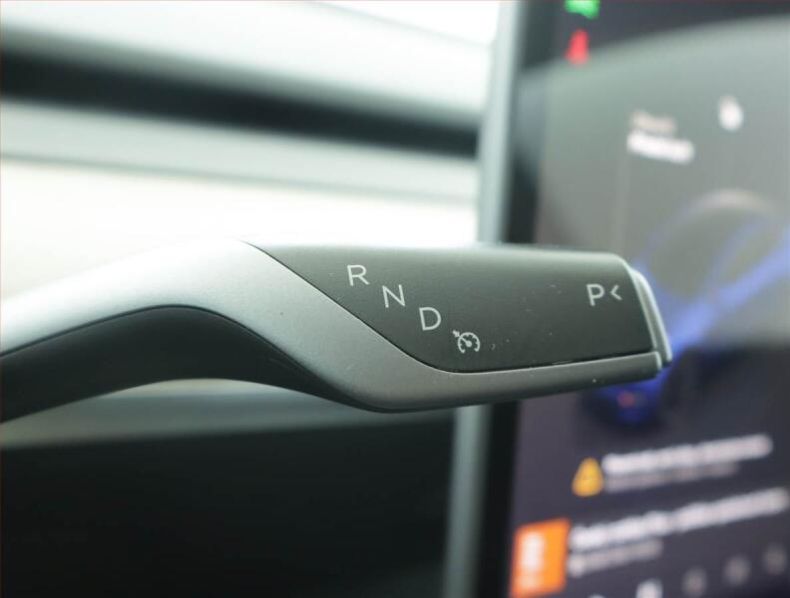 Tesla Model Y - hlavní fotka