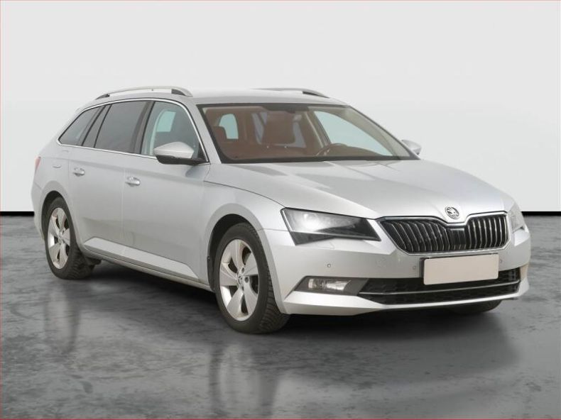 Škoda Superb - hlavní foto