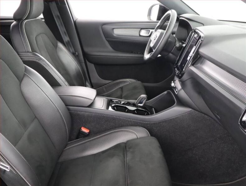 Volvo XC40 - hlavní fotka