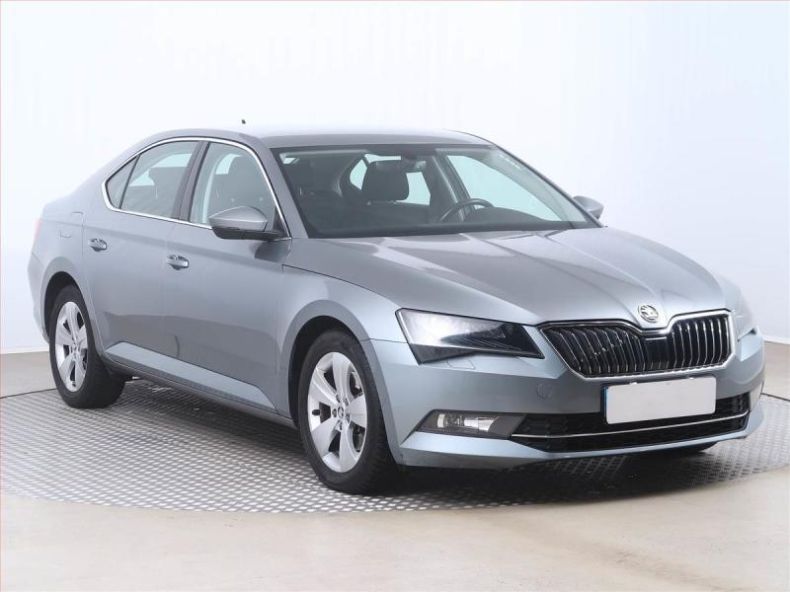 Škoda Superb - hlavní fotka
