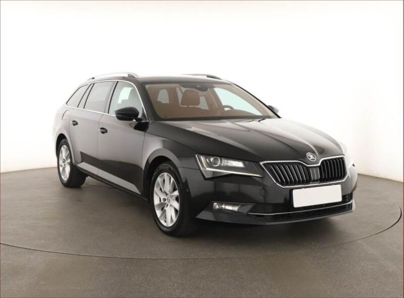 Škoda Superb - hlavní foto