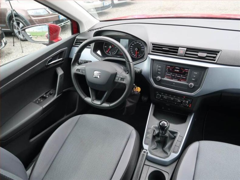 Seat Arona - hlavní fotka