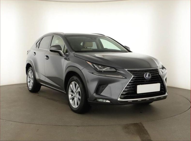 Lexus NX 300h - hlavní foto