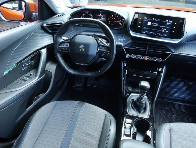 Peugeot 2008 - hlavní fotka