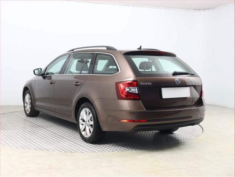 Škoda Octavia - hlavní fotka