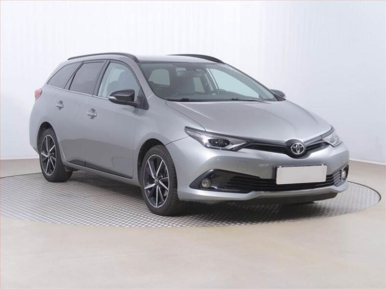 Toyota Auris - hlavní foto
