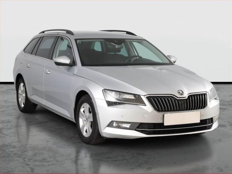 Škoda Superb - hlavní foto