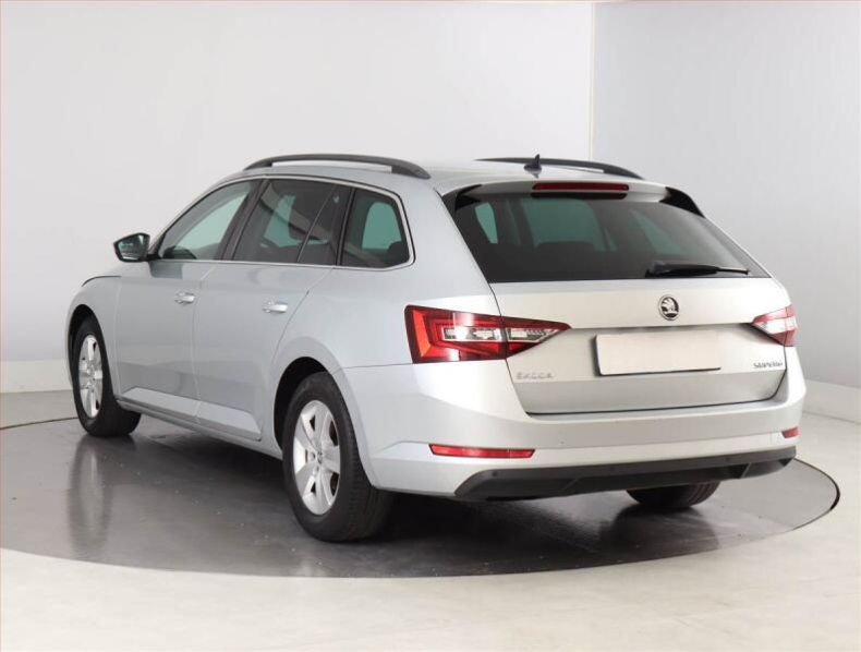 Škoda Superb - hlavní fotka