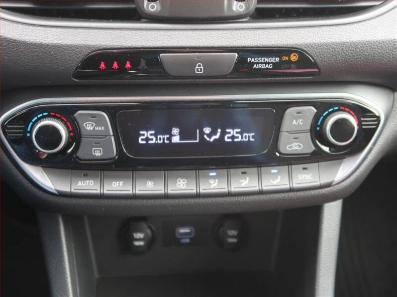 Hyundai i30 - hlavní fotka
