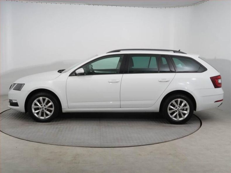 Škoda Octavia - hlavní fotka