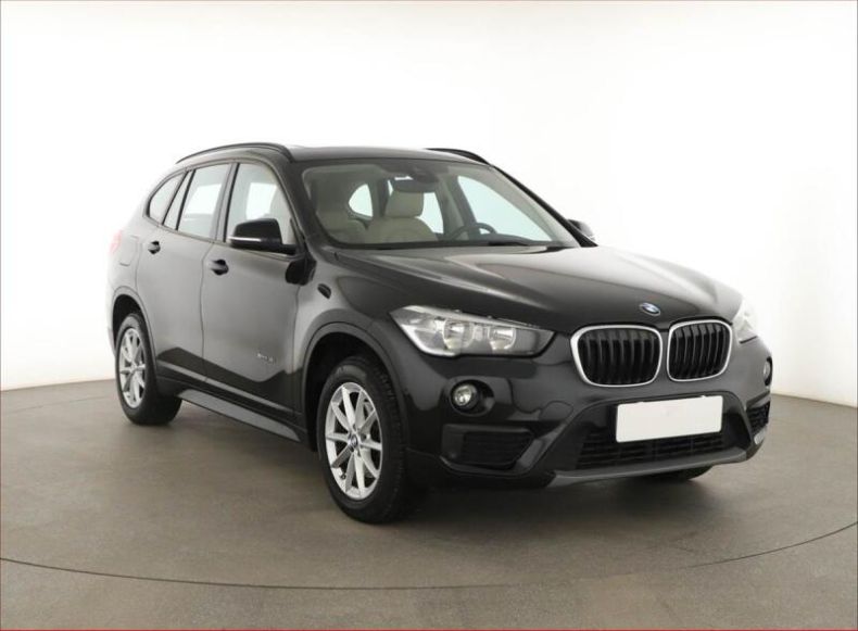 BMW X1 - hlavní foto
