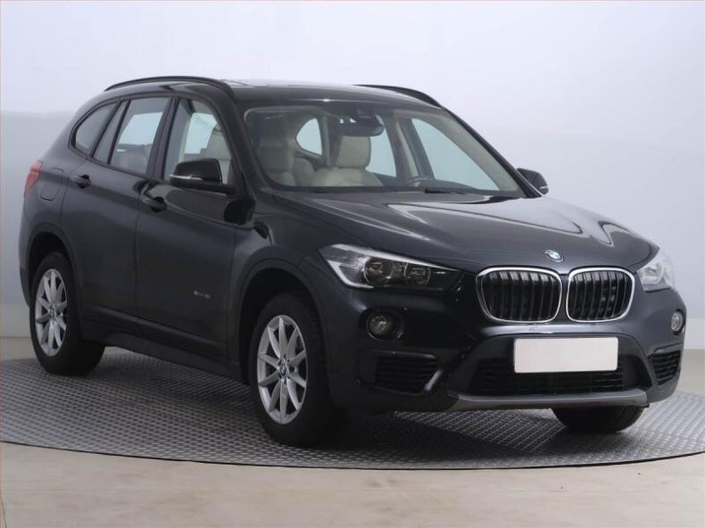 BMW X1 - hlavní foto