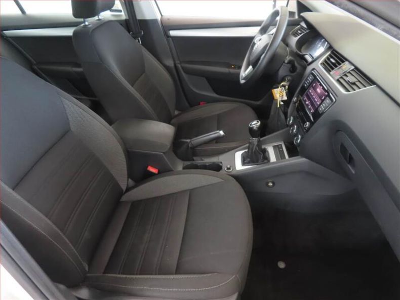 Škoda Octavia - hlavní fotka