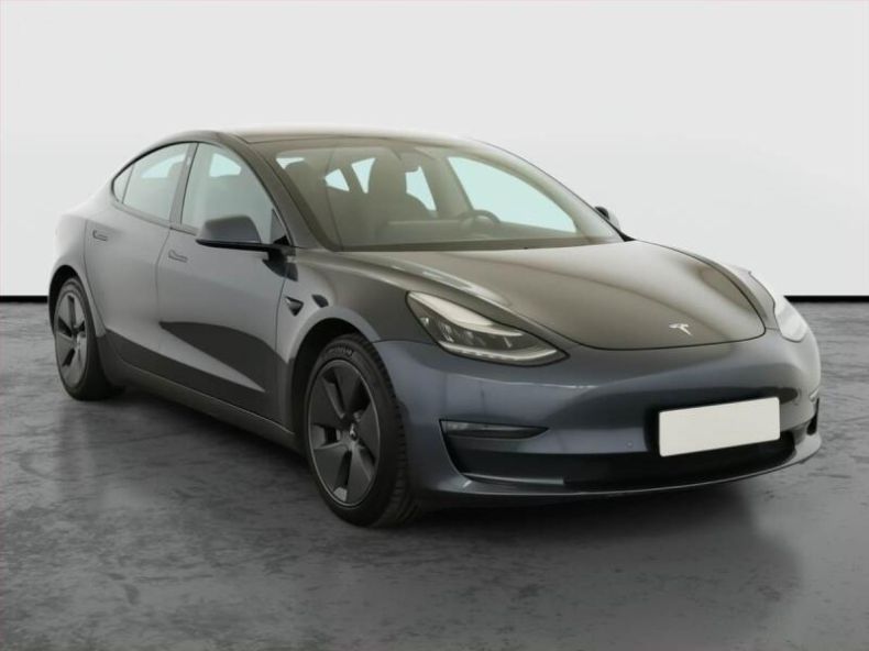 Tesla Model 3 - hlavní foto