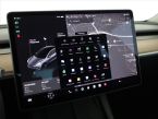 Tesla Model 3 - fotka číslo 11