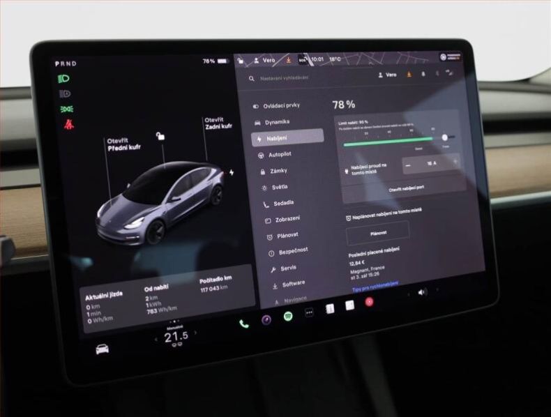 Tesla Model 3 - hlavní fotka