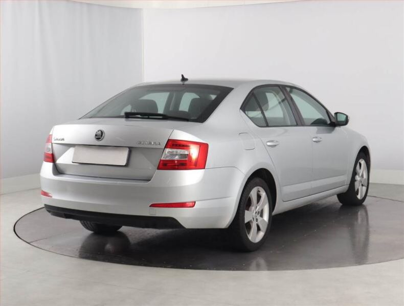 Škoda Octavia - hlavní fotka