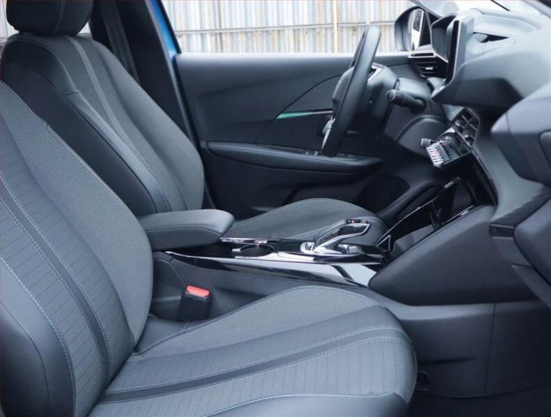 Peugeot 208 - hlavní fotka